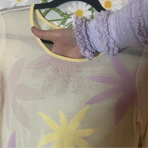 Anthropologie hinge pastel yellow abstract floral sheer knit long sleeve T-shirt - Picture 4 of 8